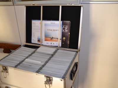 Un contenitore che contiene parte degli audiovisivi dell'archivio